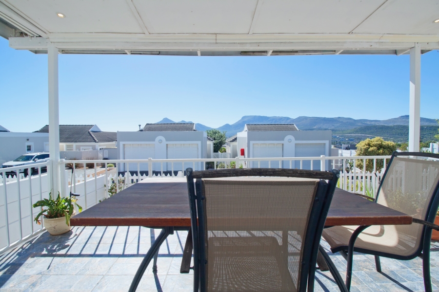 To Let 2 Bedroom Property for Rent in Capri Western Cape
